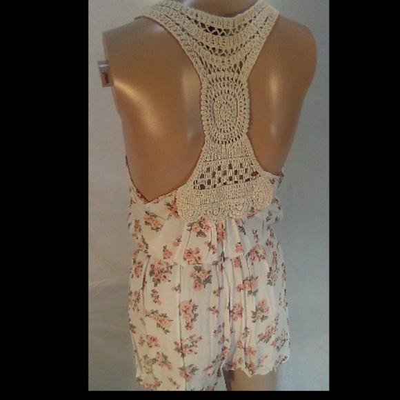 Forever 21 Floral Romper - Picture 4 of 4